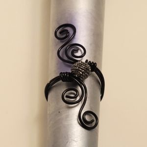 Black wire bead ring